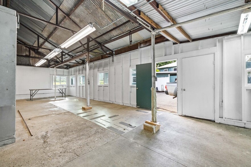 More Photos Of 45-428 Kamehameha Hwy, Kaneohe Light Distribution For Sale