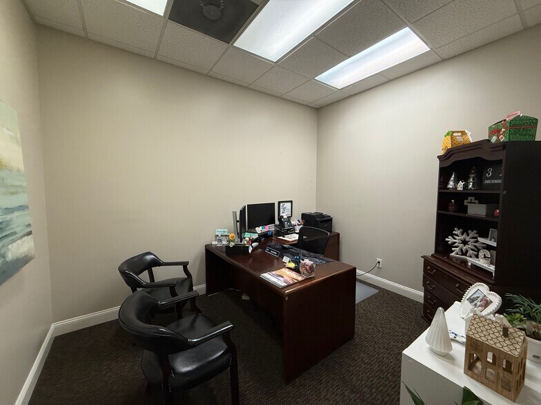 More Photos Of 1905-1909 Bragg Blvd, Fayetteville Office For Lease