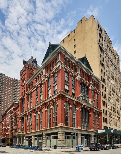More Photos Of 6 Harrison St, New York Loft Creative Space For Sale