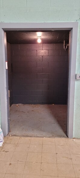 More Photos Of 2515 6th Ave N, Great Falls General Retail For Sale