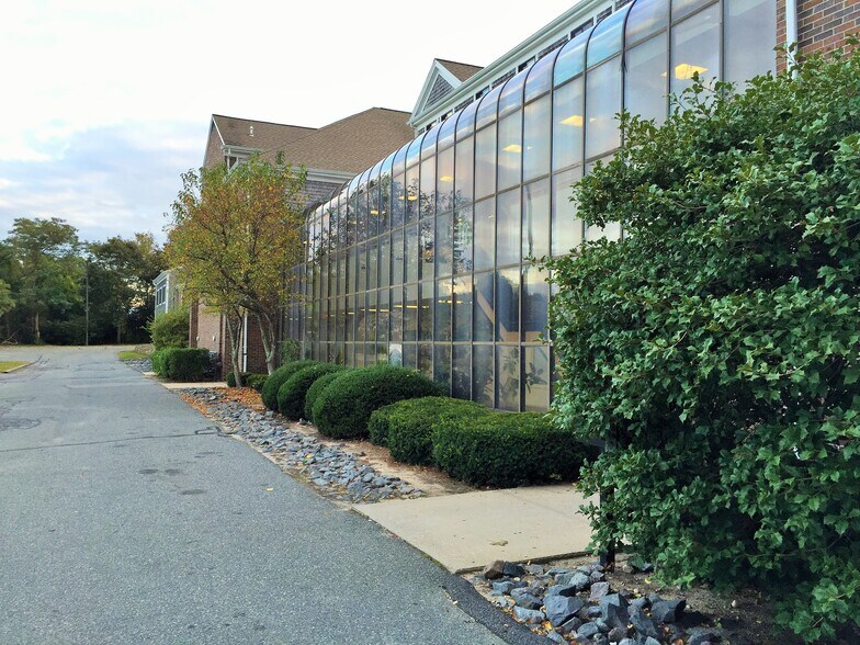 More Photos Of 205 Worcester Ct, Falmouth Loft Creative Space For Sale
