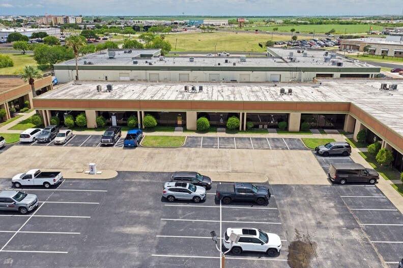 More Photos Of 5541 Bear Ln, Corpus Christi Flex For Sale