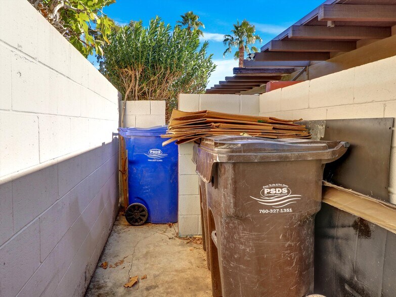 More Photos Of 525 S Thornhill Rd, Palm Springs Apartments For Sale