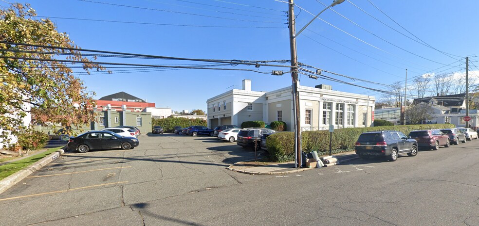 More Photos Of 175 W Carver St, Huntington Medical For Lease