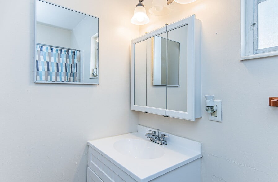 More Photos Of 3025 54th St S, Gulfport Apartments For Sale