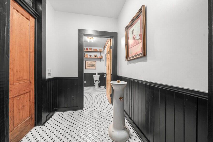 More Photos Of 411 E Front Ave, Chester Hospitality For Sale