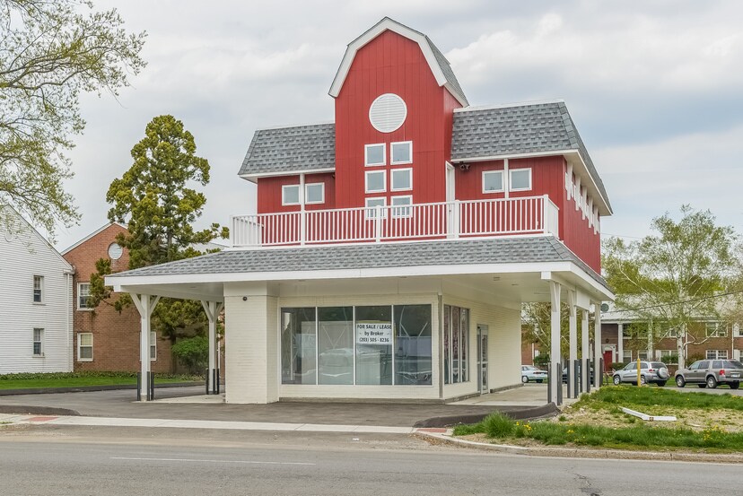 More Photos Of 1110 E Main St, Stamford Storefront Retail Office For Sale