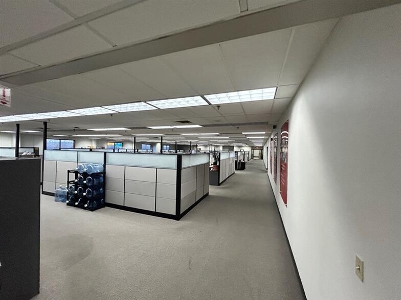 More Photos Of 14900 Technology Dr, Eden Prairie Manufacturing For Sale