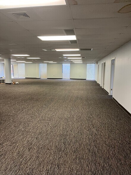More Photos Of 325 John Knox Rd, Tallahassee Office For Lease