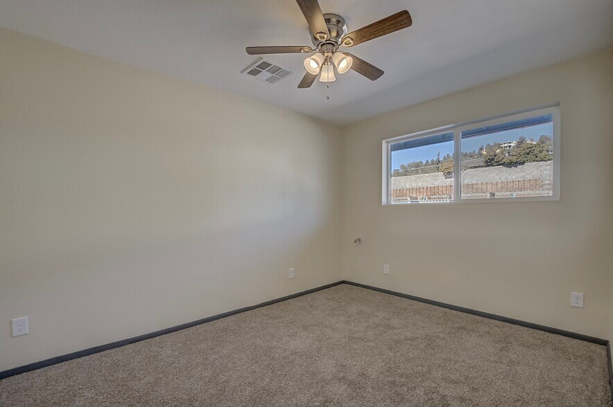 More Photos Of 408 W Main St, Payson Freestanding For Sale