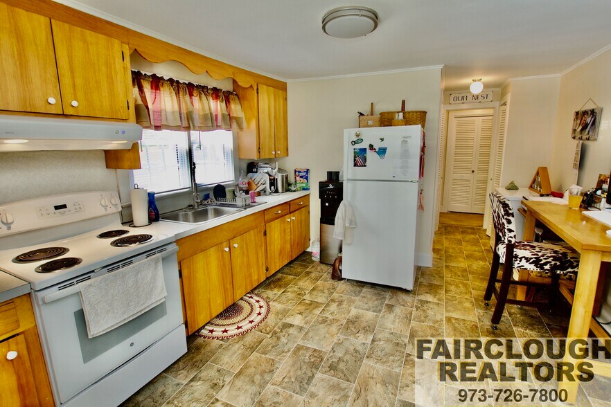 More Photos Of 224 Glen Rd, Sparta Apartments For Sale