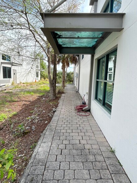 More Photos Of 9230 Brookwood Ct, Bonita Springs Light Manufacturing For Lease