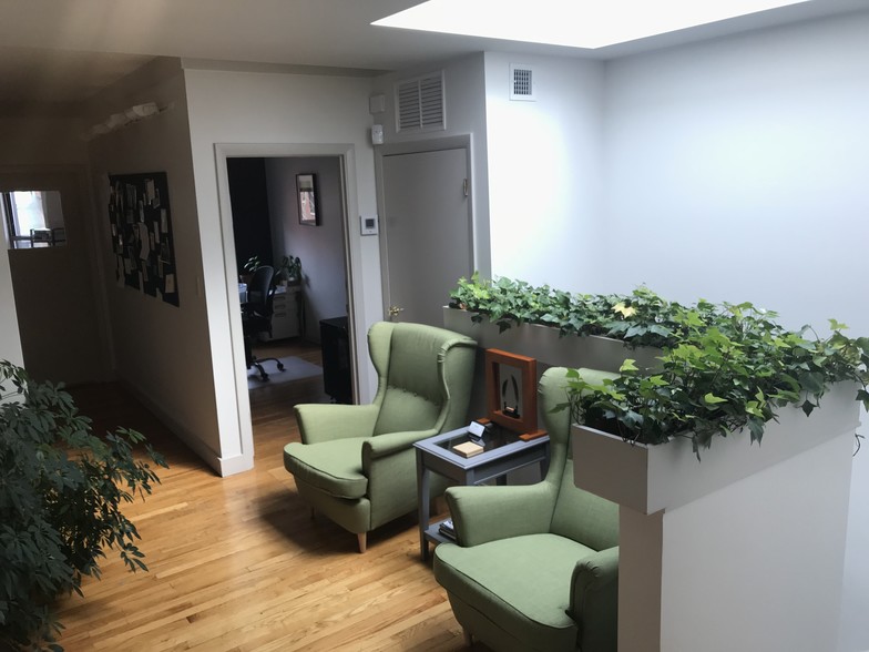 More Photos Of 297 Newbury St, Boston Storefront Retail Office For Lease
