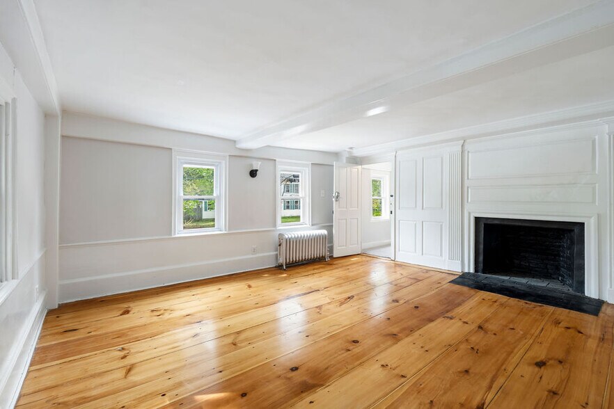 More Photos Of 3 Portsmouth Ave, Exeter General Retail For Sale