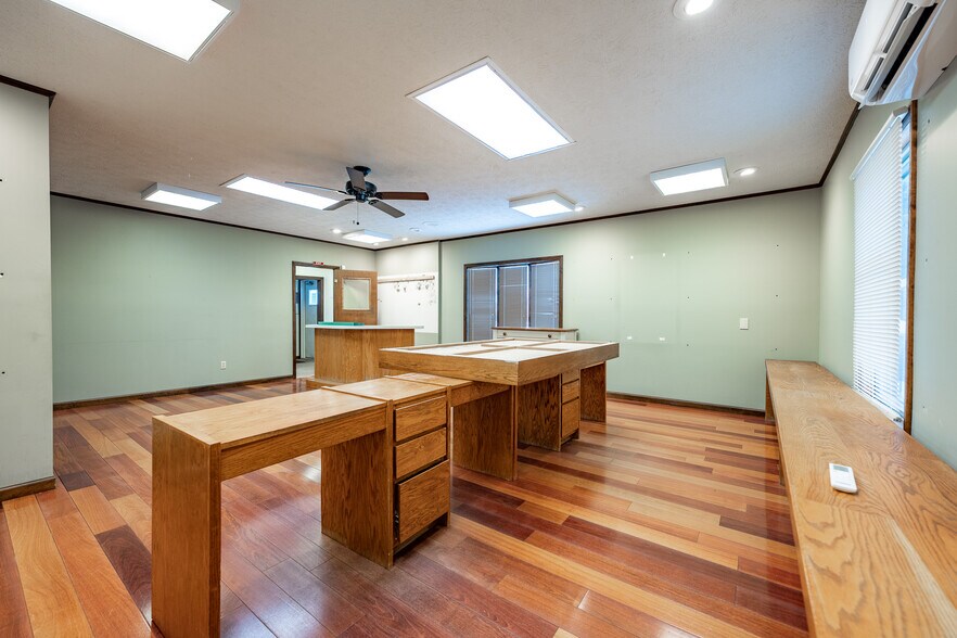 More Photos Of 814 E Washington St, Greencastle Medical For Sale