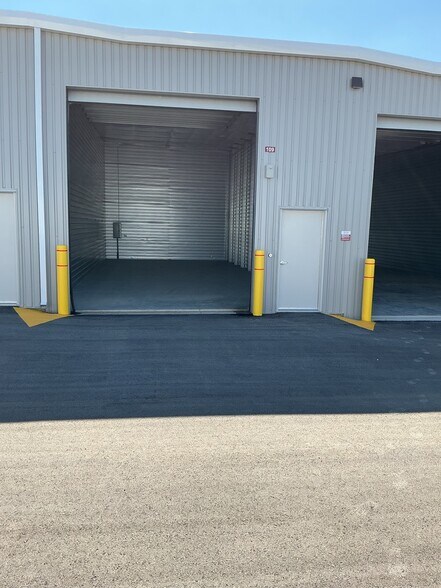 More Photos Of 19380 Webster st, Spring Hill Self Storage For Lease