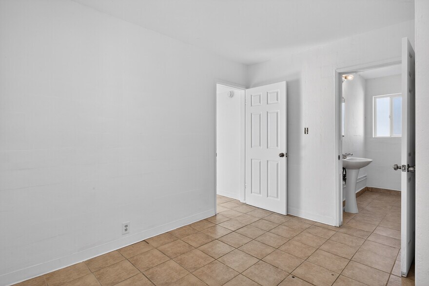More Photos Of 66185 Acoma Ave, Desert Hot Springs Apartments For Sale