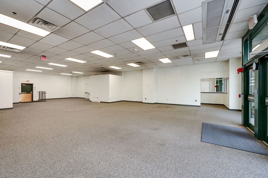 More Photos Of 722 Cherry St, Reading Storefront Retail Office For Lease