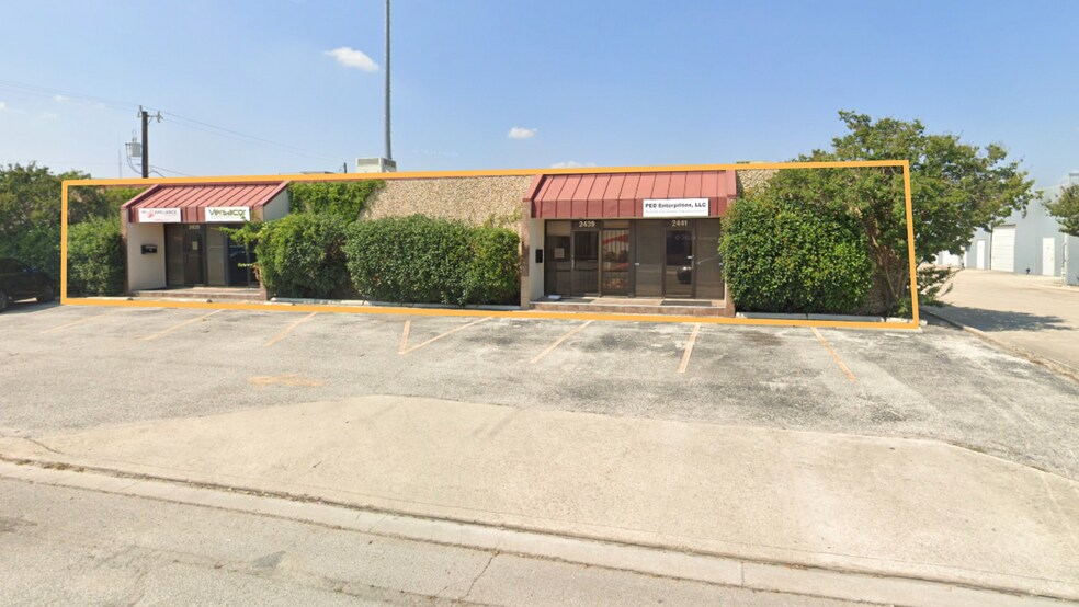Primary Photo Of 2435-2441 Boardwalk St, San Antonio Showroom For Lease