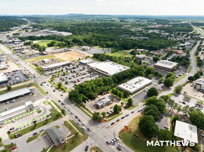 More Photos Of 859 Millsap Rd, Fayetteville Fast Food For Sale