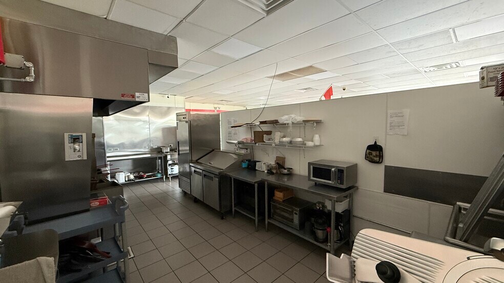 More Photos Of 1276-1280 N Route 83, Grayslake Unknown For Lease