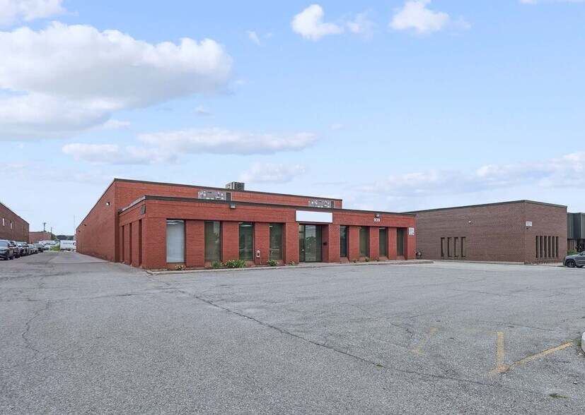 More Photos Of 939 Pantera Dr, Mississauga Manufacturing For Sale