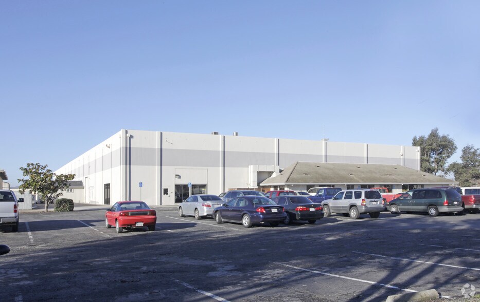 More Photos Of 1900 Shelton Dr, Hollister Warehouse For Lease