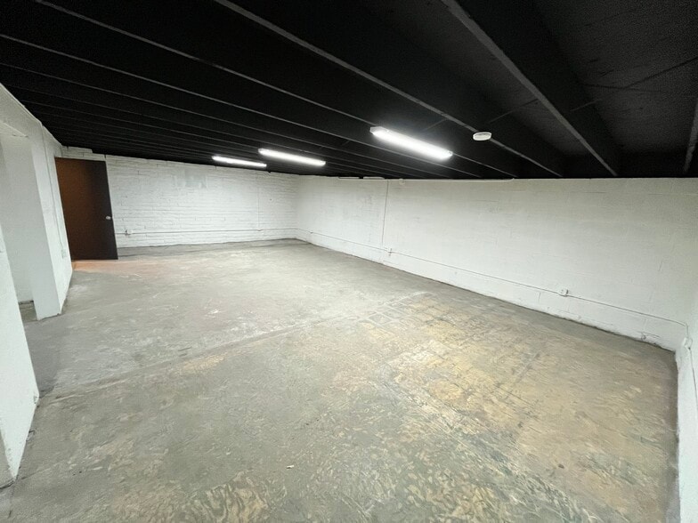More Photos Of 2538 E McDowell Rd, Phoenix Freestanding For Lease