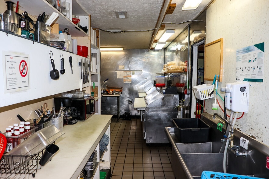 More Photos Of 3313 Old Forest Rd, Lynchburg Restaurant For Sale