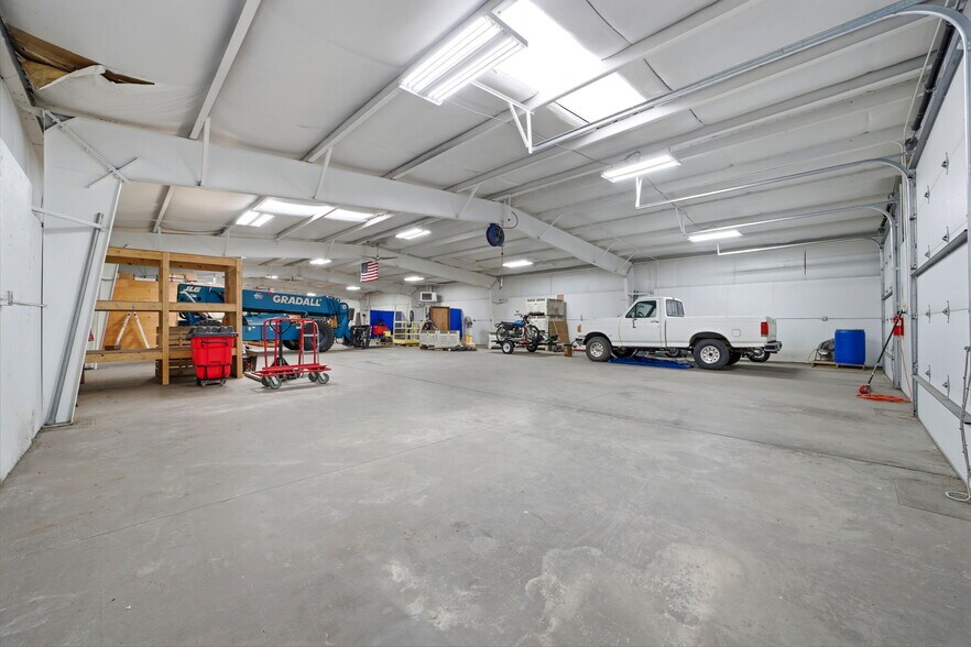 More Photos Of 114 5th St, Fowler Industrial For Sale