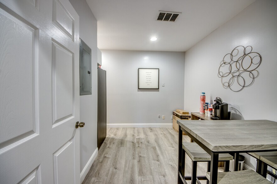 More Photos Of 12771 World Plaza Ln, Fort Myers Medical For Sale