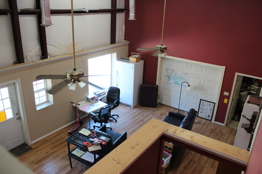 More Photos Of 1901 Old Jacksboro Hwy, LaFollette Office For Sale