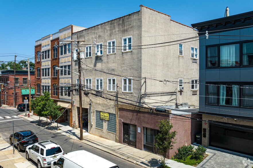More Photos Of 50-52 Graham St, Jersey City Storefront Retail Office For Lease