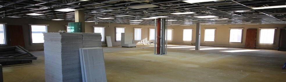 More Photos Of 14535 118th Ave NW, Edmonton Office Residential For Lease