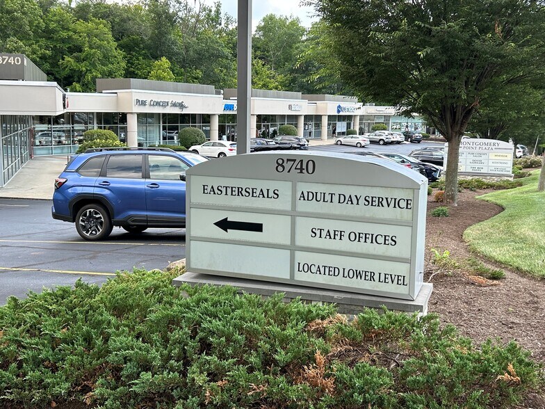 More Photos Of 8740 Montgomery Rd, Cincinnati Unknown For Lease