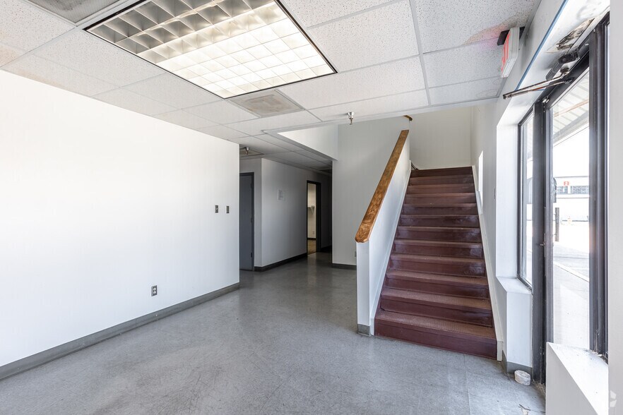 More Photos Of 6129 Amelia Earhart Dr, Shreveport Warehouse For Lease