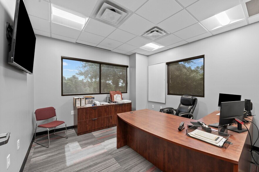 More Photos Of 39 Truss Dr, Boerne Flex For Sale