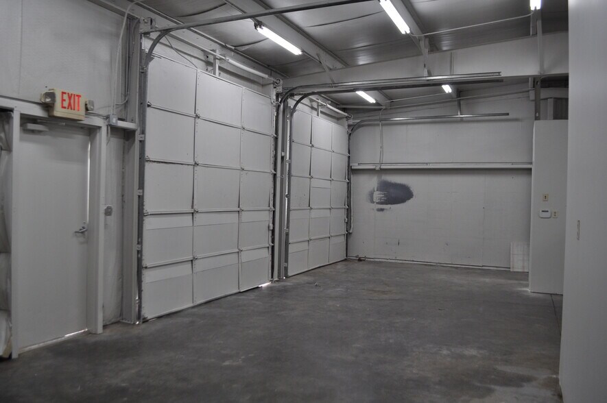 More Photos Of 2333 W Emory Rd, Powell Industrial For Sale