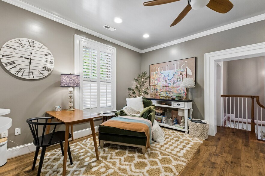 More Photos Of 63 Main St, Warrenton Office For Sale