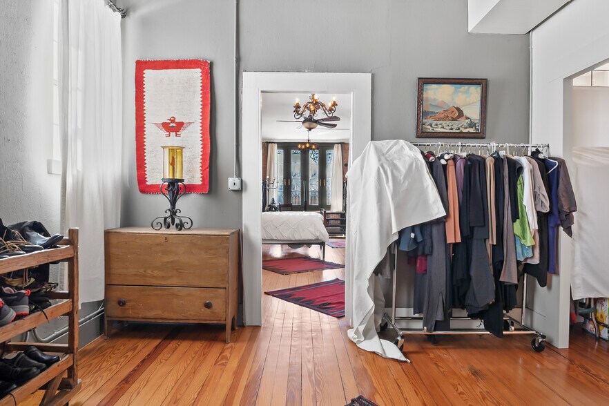 More Photos Of 118 W. Grand St, Whitewright Storefront Retail Residential For Sale