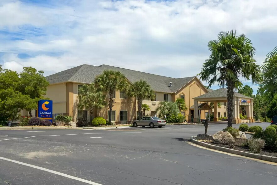 Primary Photo Of 2621 N Columbia St, Milledgeville Hotel For Sale