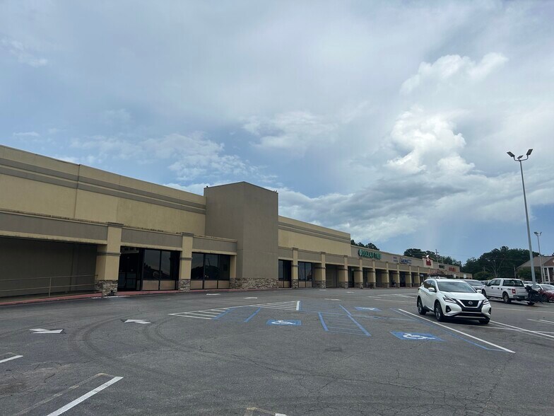 More Photos Of 1560-1588 Simpson Hwy, Magee Unknown For Lease