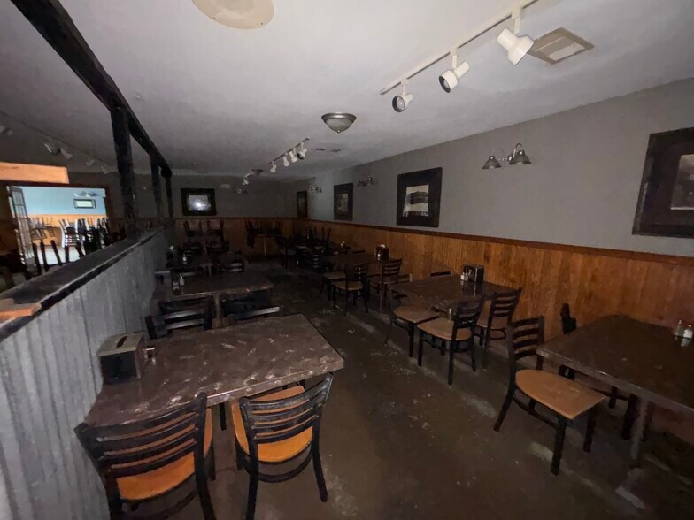More Photos Of 607 4th St NW, Red Bay General Retail For Sale