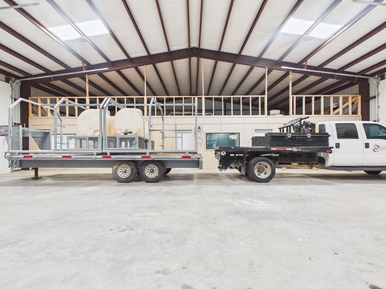 More Photos Of 1100 W Sealy Ave, Monahans Distribution For Sale