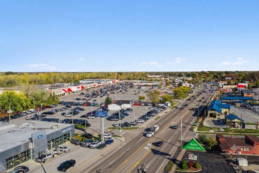 More Photos Of 7206-7346 Niagara Falls Blvd, Niagara Falls Storefront For Sale