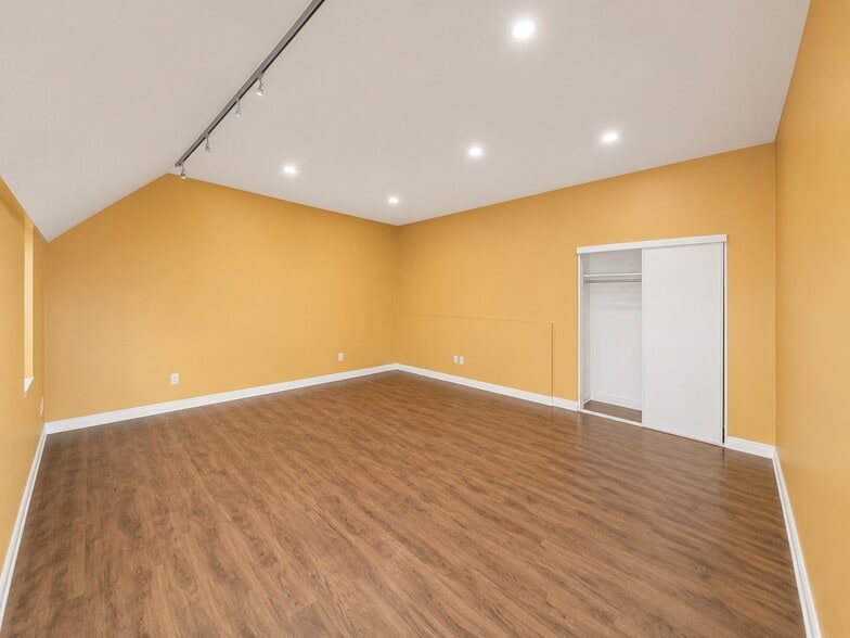 More Photos Of 4136 Eagle Rock Blvd, Los Angeles Storefront For Sale