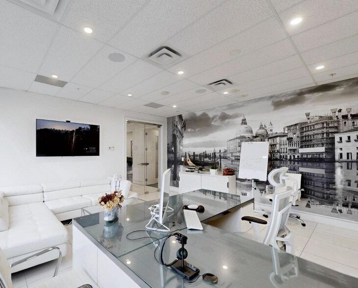More Photos Of 7191 Yonge St, Markham Medical For Sale