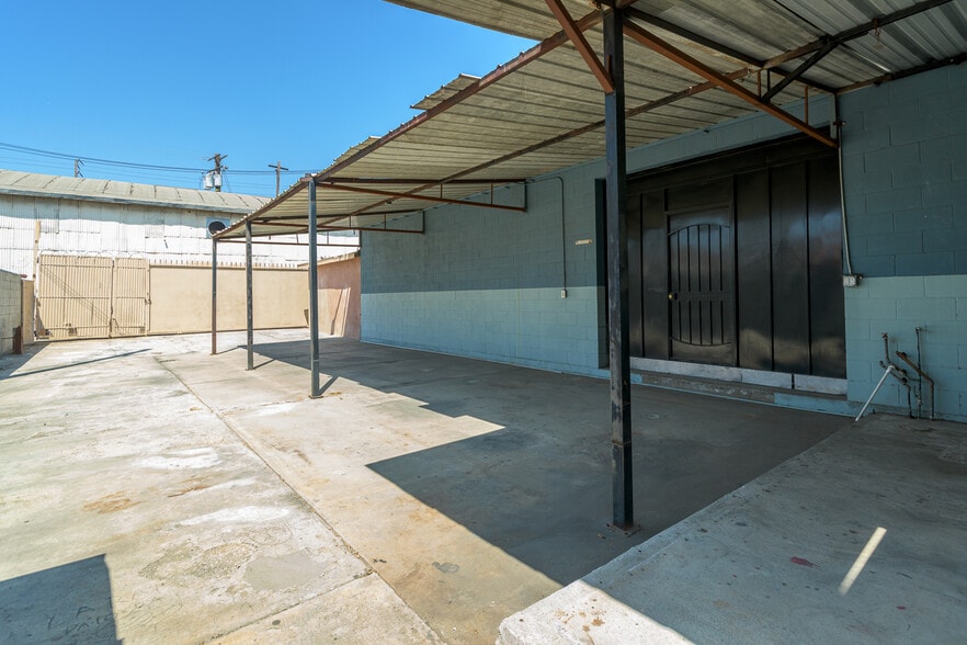More Photos Of 6409 Regent St, Huntington Park Warehouse For Sale