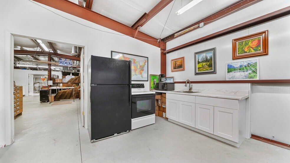 More Photos Of 3376 C Rd, Palisade Specialty For Sale