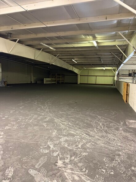 More Photos Of 150 N Walsh Dr, Casper General Retail For Lease
